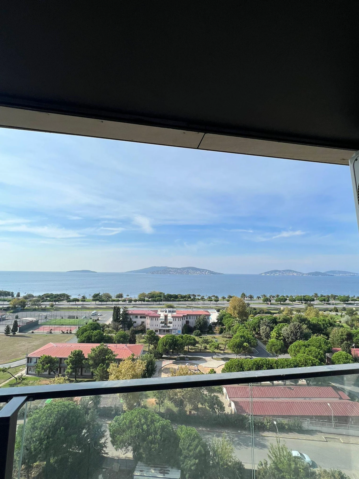 Просторные апартаменты с балконами, 400 метров до моря, Картал, Стамбул, Турция